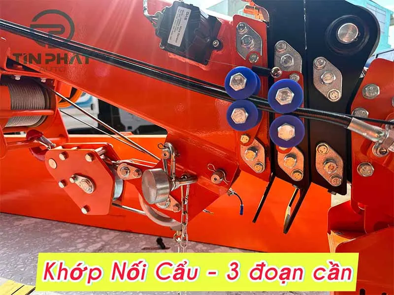 So Sánh Thang Nâng Người làm việc trên cao 12m Hangil và Genie 10 khớp nối cần cẩu 3 đoạn cùng hệ thống cảm biến, dây cáp thang nâng người 12m