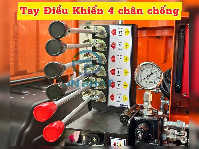 So Sánh Thang Nâng Người làm việc trên cao 12m Hangil và Genie 14 cụm tay chang điều khiển bằng cơ các chân chông của xe thang nâng người 12m