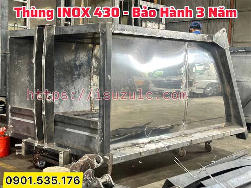 Xe Ép Rác Hyundai H150 2,5 Khối - 900 Kg 26 Thùng chứa rác xe ép rác hyundai H150 inox sáng bóng, bảo hành 3 năm