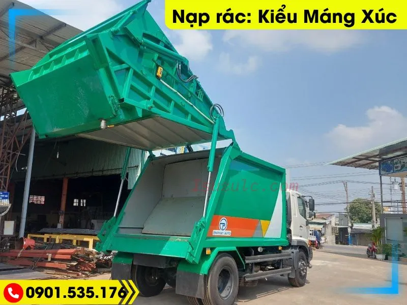Xe Ép Rác 14 Khối Hino FG (Euro 5) 51 Cơ cấu nạp rác kiểu máng xúc đa năng của xe ép rác hino 14 khối rất tiện dụng.
