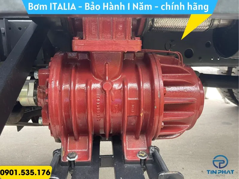 Xe Hút Bể Phốt 6 Khối Hyundai W11S 22 Bơm chân không Italia, màu đỏ, bảo hành 1 năm chính hãng
